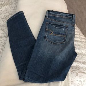 American Eagle skinny jeans with holes